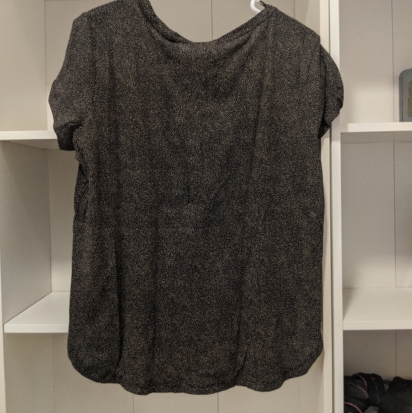 H&M Basic Tee - Picture 4 of 4